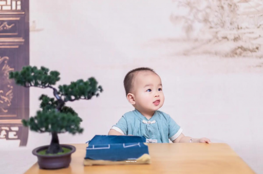 靖江八个月宝宝可以吃盐吗